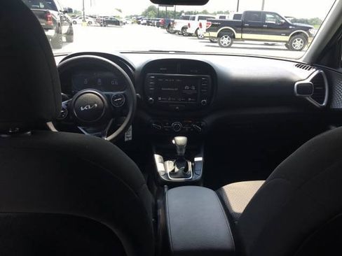 Used 2024 Kia Soul LX w/ Option Group 015 FWD image 12
