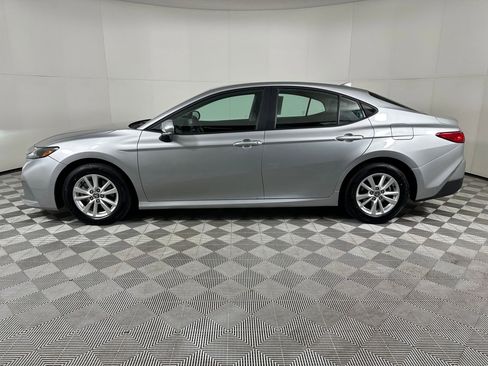 Used 2025 Toyota Camry LE image 2