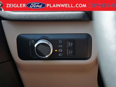 Used 2021 Ford Escape SE FWD image 26