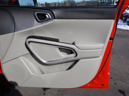 Certified 2023 Kia Soul LX w/ LX Technology Package image 26