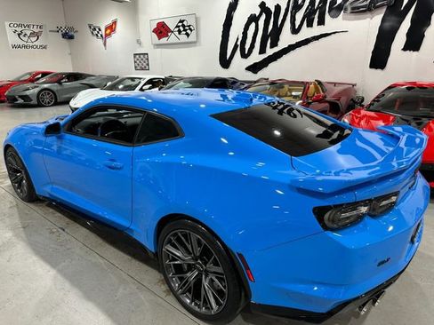 Used 2022 Chevrolet Camaro ZL1 RWD image 26