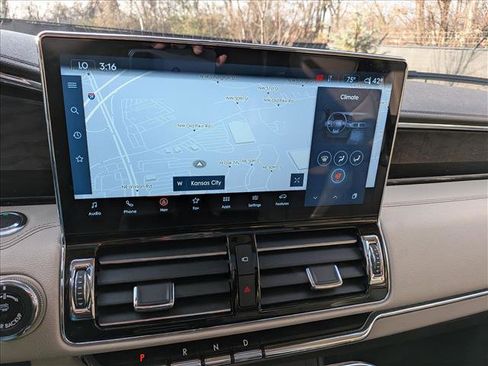 Used 2022 Lincoln Navigator L Reserve image 40