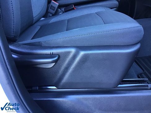 Used 2025 Chevrolet Silverado 2500 Custom w/ Custom Value Package image 26