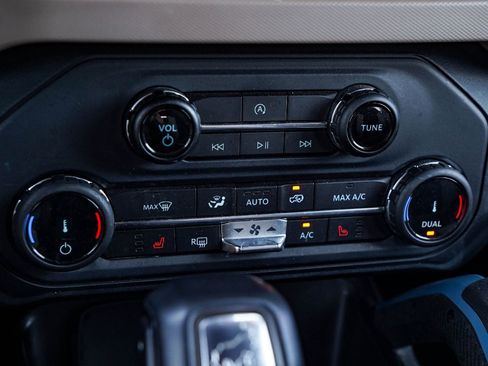 Used 2022 Ford Bronco Wildtrak image 17