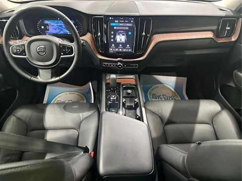 Used 2024 Volvo XC60 B5 Plus AWD/4WD image 15