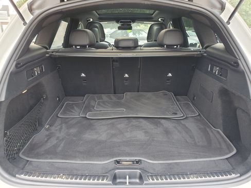 Used 2025 Mercedes-Benz GLC 300 image 32