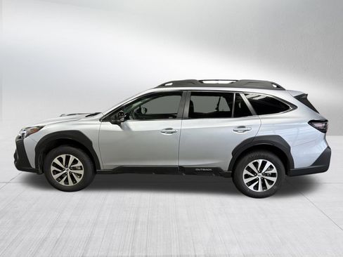Certified 2025 Subaru Outback Premium image 4