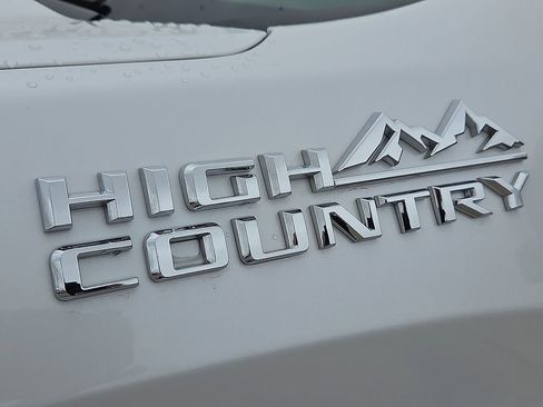 Used 2024 Chevrolet Silverado 1500 High Country AWD/4WD image 10