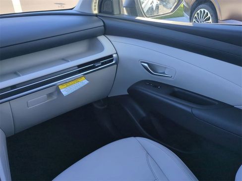 New 2026 Hyundai Tucson SE image 19