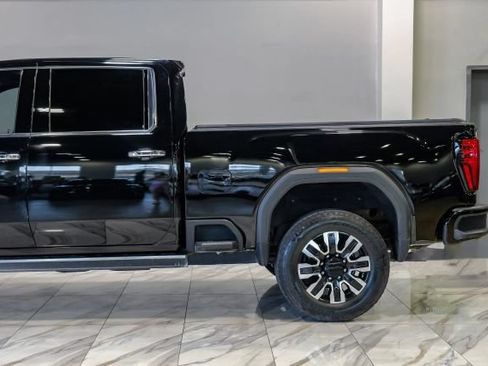 Used 2024 GMC Sierra 2500 Denali Ultimate AWD/4WD image 19