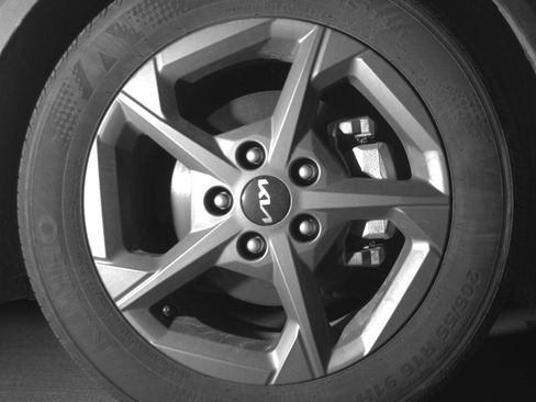 Used 2025 Kia K4 FWD image 13