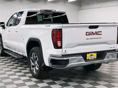 Used 2023 GMC Sierra 1500 SLE w/ Preferred Package AWD/4WD image 3