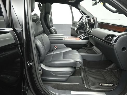 Certified 2023 Lincoln Navigator Reserve AWD/4WD image 33
