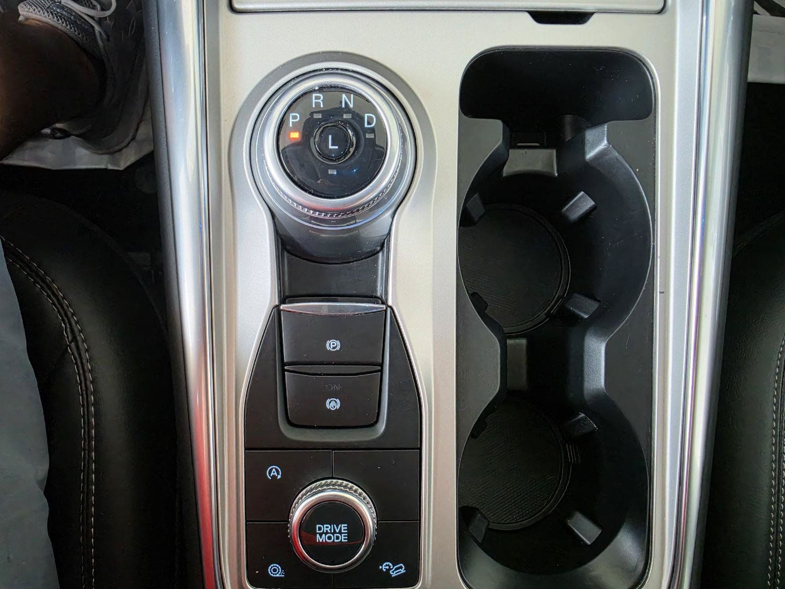 Used 2023 Ford Explorer XLT w/ Equipment Group 202A AWD/4WD image 25