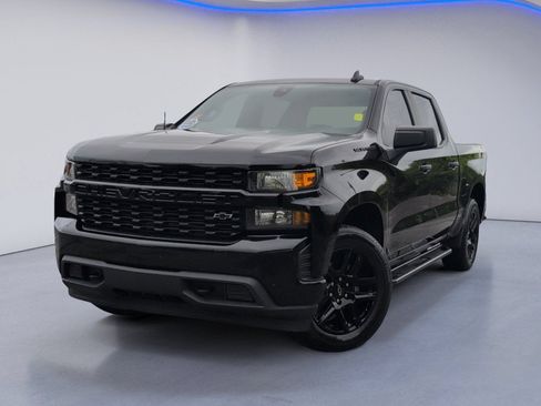 Used 2022 Chevrolet Silverado 1500 Custom w/ LPO, Blackout Package AWD/4WD image 2