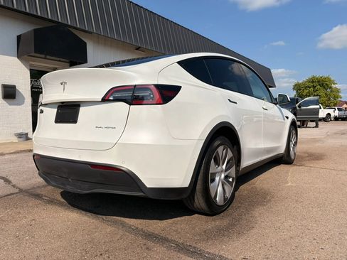 Used 2022 Tesla Model Y Long Range AWD/4WD image 7