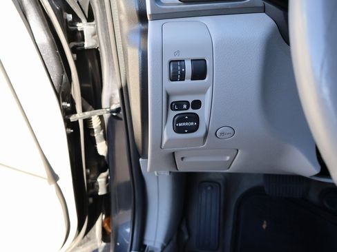 Used 2010 Subaru Forester 2.5X Limited image 23