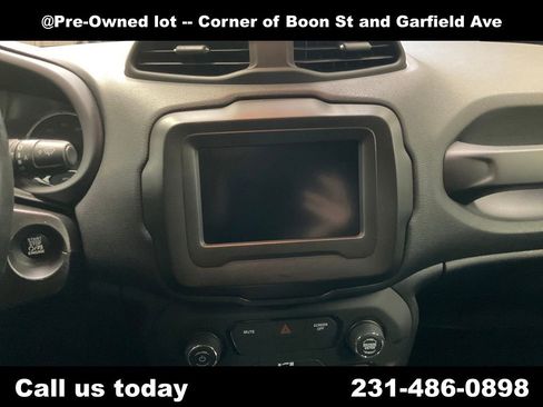 Used 2020 Jeep Renegade Limited image 18