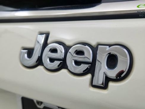Used 2019 Jeep Compass Limited FWD image 18