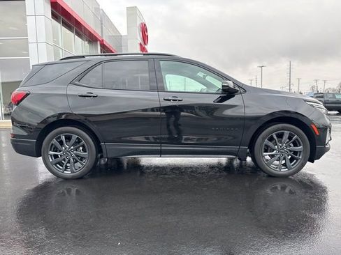 Used 2023 Chevrolet Equinox RS w/ RS Leather Package image 8