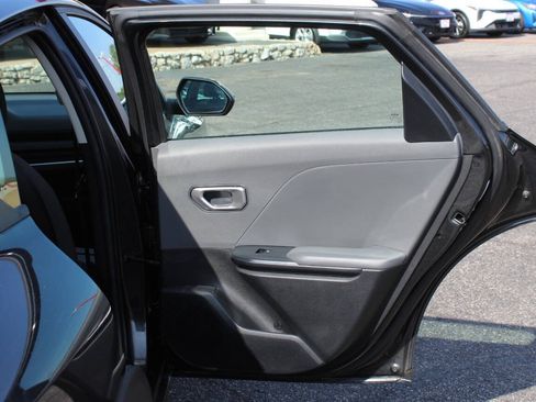 Used 2025 Kia K4 FWD image 12