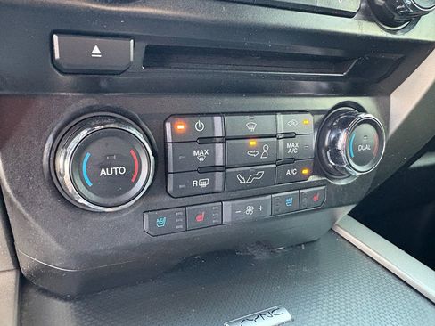 Used 2015 Ford F150 Lariat image 21