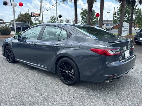 Used 2025 Toyota Camry SE FWD image 5