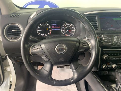 Used 2019 Nissan Pathfinder SL AWD/4WD image 21