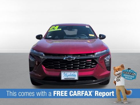 Used 2024 Chevrolet Trax RS w/ Driver Confidence Package FWD image 2