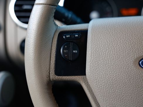 Used 2010 Ford Explorer XLT image 26