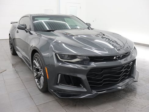 Used 2017 Chevrolet Camaro ZL1 RWD image 2