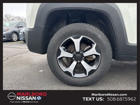 Used 2022 Jeep Renegade Trailhawk image 9