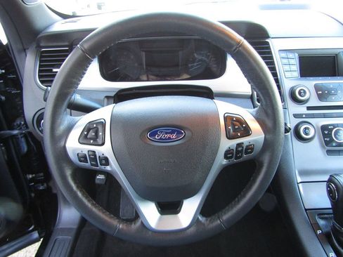 Used 2017 Ford Taurus SEL image 6