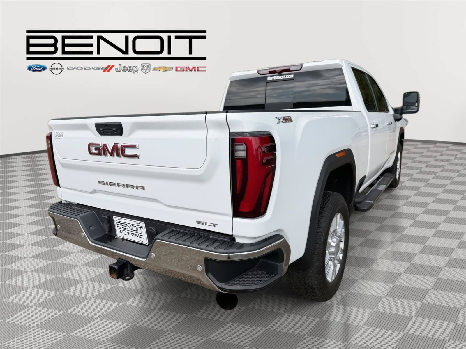 Used 2024 GMC Sierra 2500 SLT w/ SLT Premium Package AWD/4WD image 5