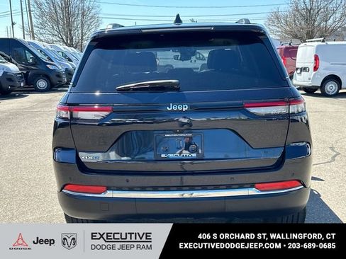 Used 2023 Jeep Grand Cherokee 4WD 4xe image 3