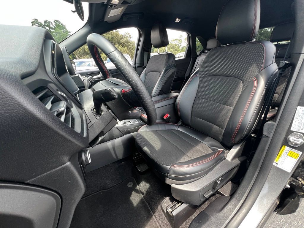 Used 2025 Ford Escape ST-Line Select AWD/4WD image 13