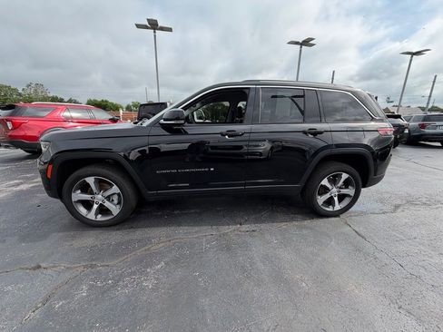 Used 2023 Jeep Grand Cherokee Limited AWD/4WD image 4