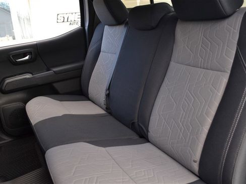 Used 2021 Toyota Tacoma TRD Sport image 28