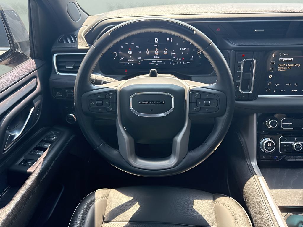 Used 2024 GMC Yukon XL Denali w/ Advanced Technology Package AWD/4WD image 15