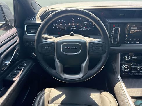 Used 2024 GMC Yukon XL Denali w/ Advanced Technology Package AWD/4WD image 15