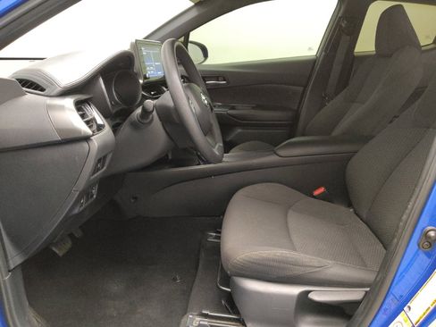 Used 2019 Toyota C-HR LE image 17