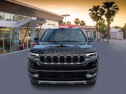 Used 2022 Jeep Wagoneer Series II RWD image 8