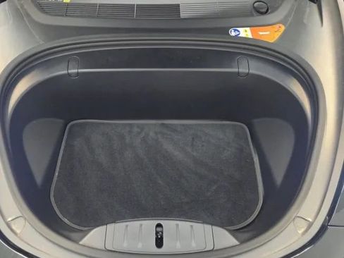 Used 2018 Tesla Model 3 Long Range image 9