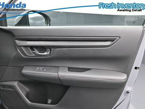 Used 2025 Honda CR-V LX image 14