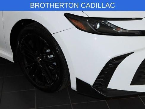 Used 2025 Toyota Camry SE image 11