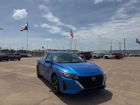 Certified 2025 Nissan Sentra SV FWD image 2