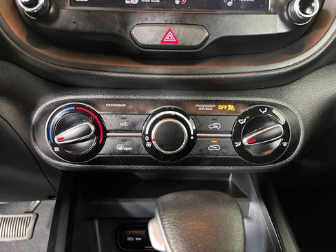 Used 2024 Kia Soul LX w/ Option Group 015 FWD image 14