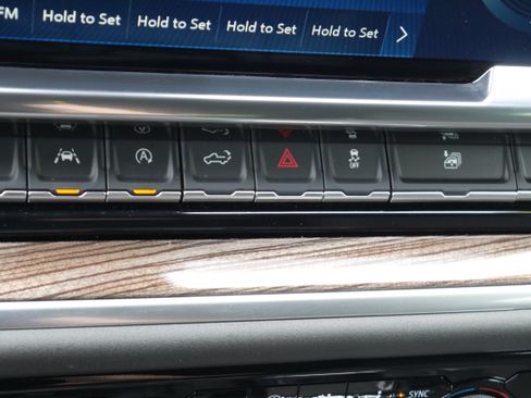 Certified 2025 Chevrolet Silverado 1500 RST w/ Convenience Package II AWD/4WD image 20