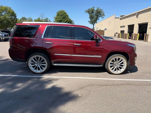 Used 2018 Cadillac Escalade Luxury RWD image 4