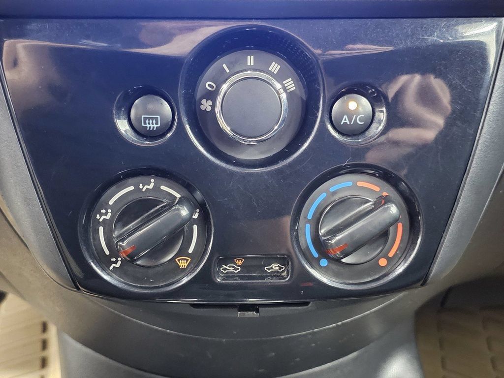Used 2017 Nissan Versa Note SV FWD image 16